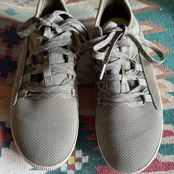 EUC, like new! Sorel women’s waterproof sneakers, size 9, Sage green - Picture 3 of 9